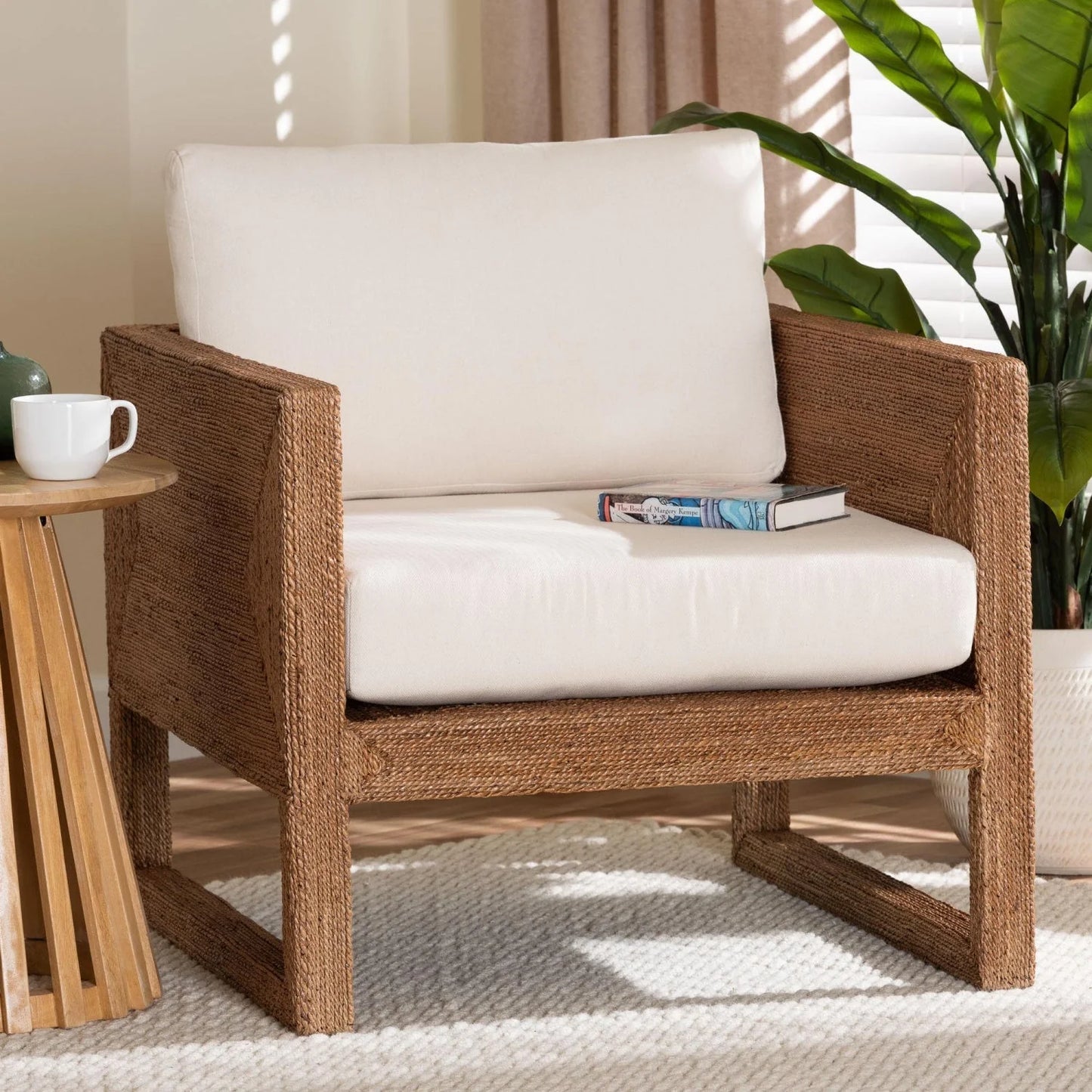 Luxury Woven Seagrass Accent Chair European Style for Villa