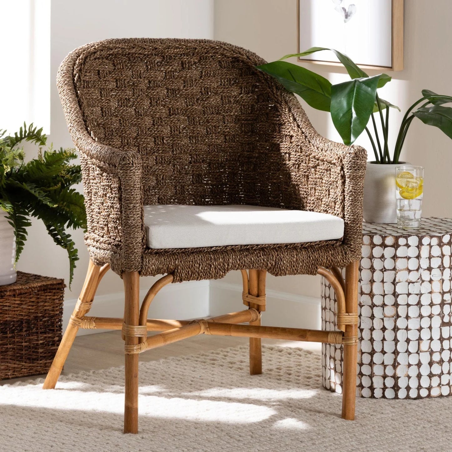 Luxury Woven Seagrass Accent Chair Modern Italian Style for Villa