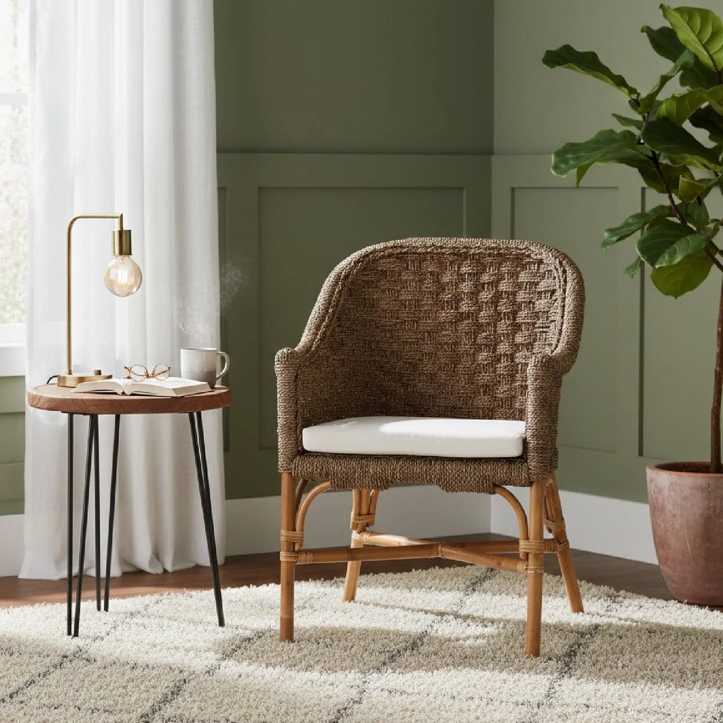 Luxury Woven Seagrass Accent Chair Modern Italian Style for Villa