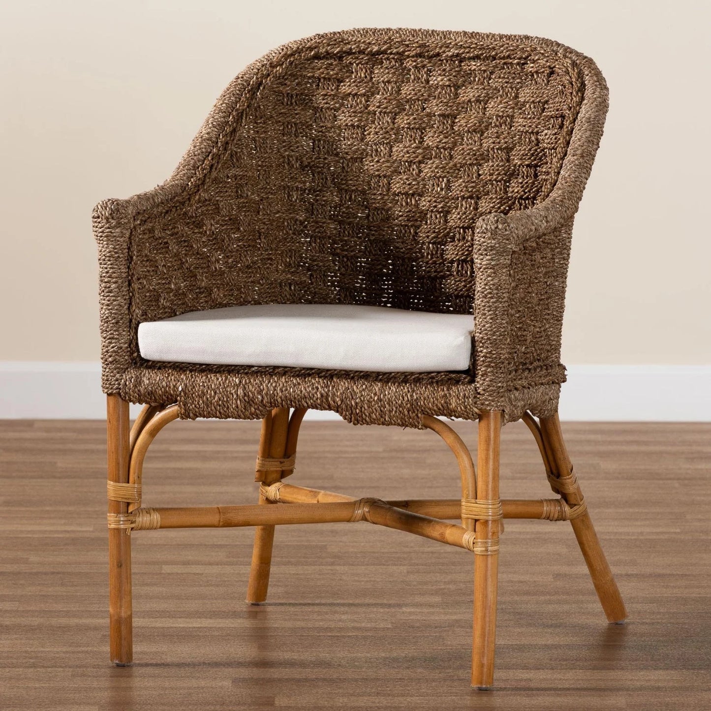 Luxury Woven Seagrass Accent Chair Modern Italian Style for Villa