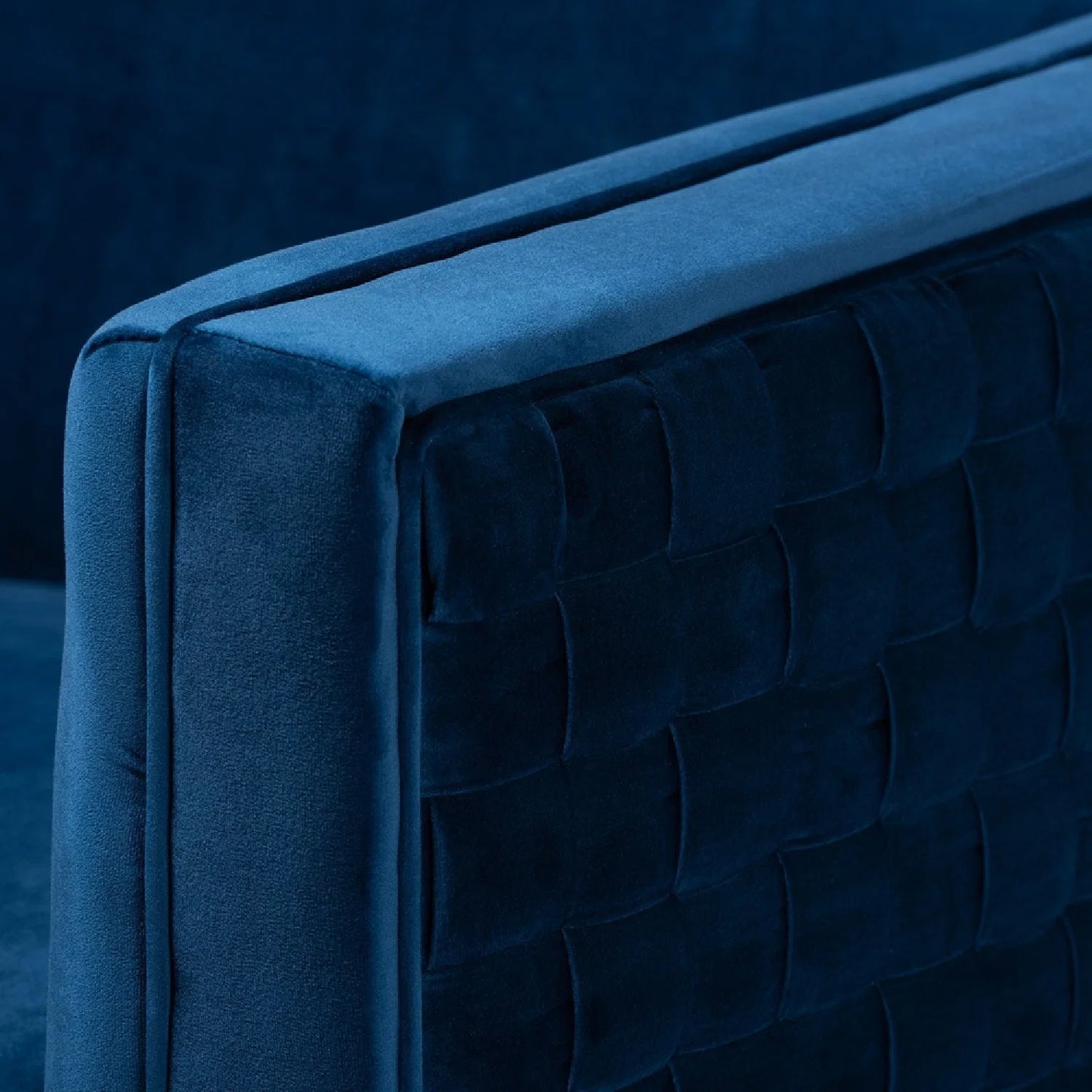 Luxury Woven Velvet Lounge Chair Modern Italian Style for Villa